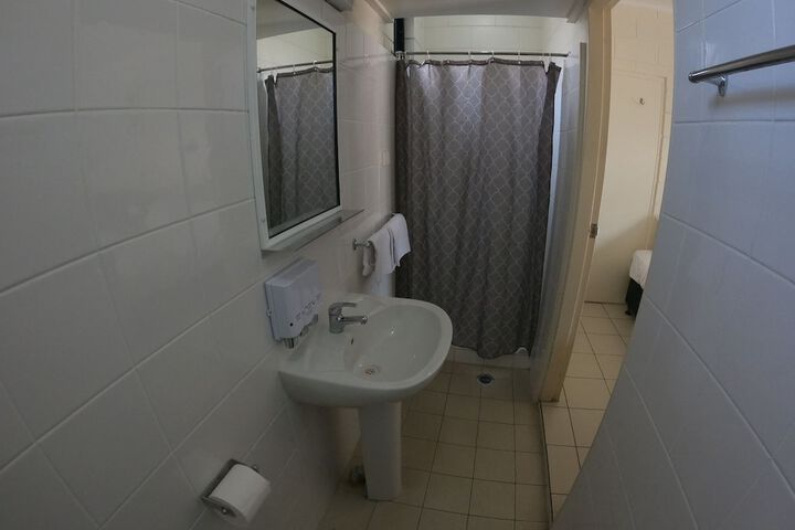 Room 6 of 7
