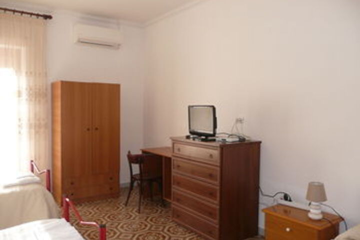 Room 45 of 79