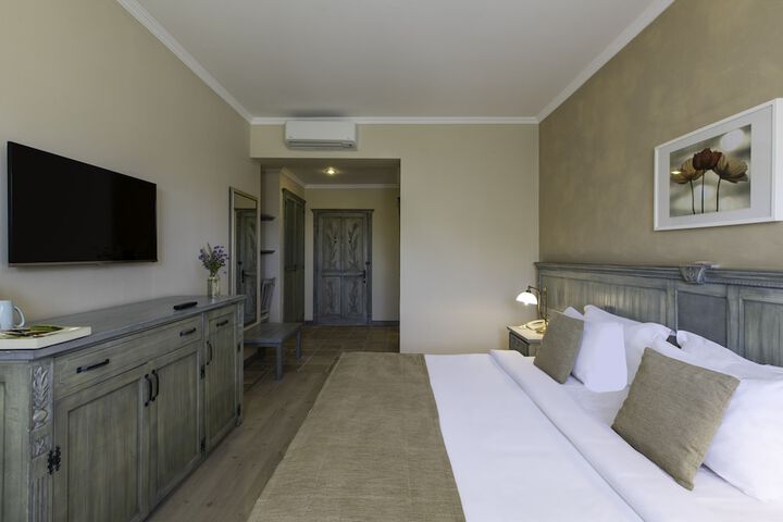 Room 3 of 62