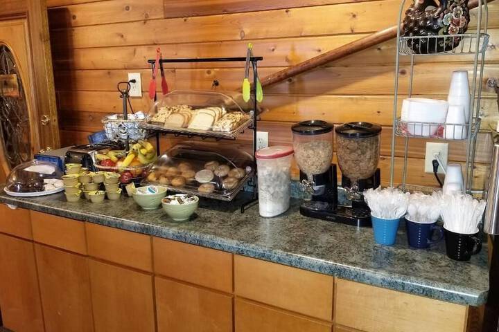 Breakfast/Coffee Service 30 of 35