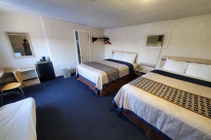 2 Double Beds (7 of 20)