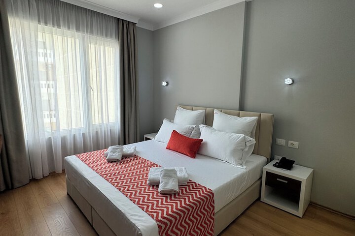Room 35 of 191