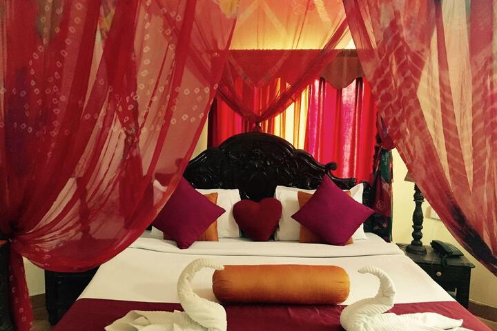 Room 2 of 6