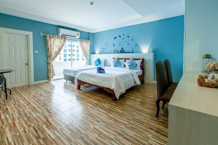 Room 6 of 60
