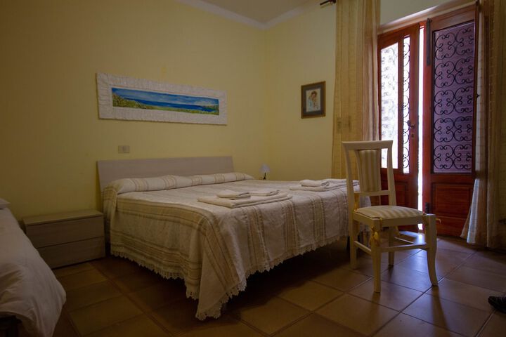 Room 7 of 42
