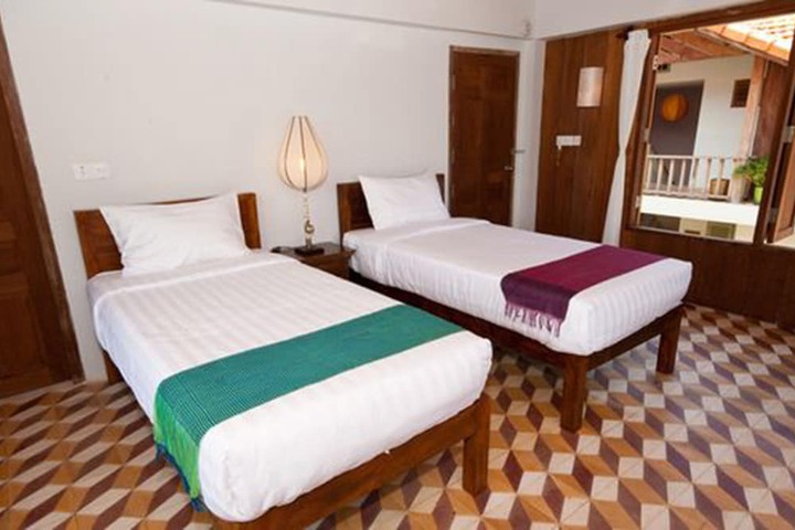 Room 5 of 40