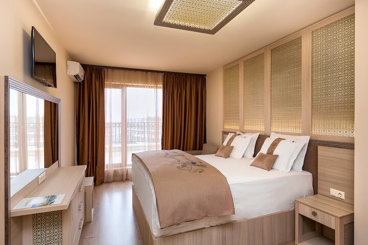 Room 2 of 22