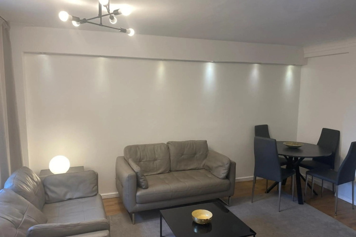 Room 10 of 17