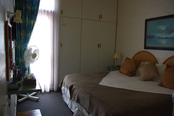 Room 8 of 44