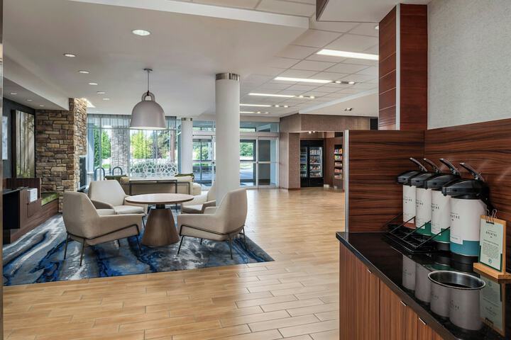 Entrance & Lobby