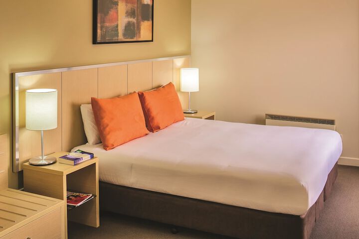 Room 4 of 27