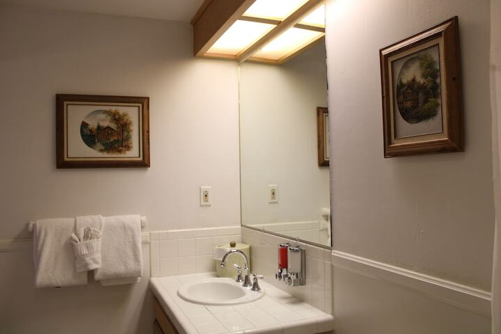 Room 40 of 51
