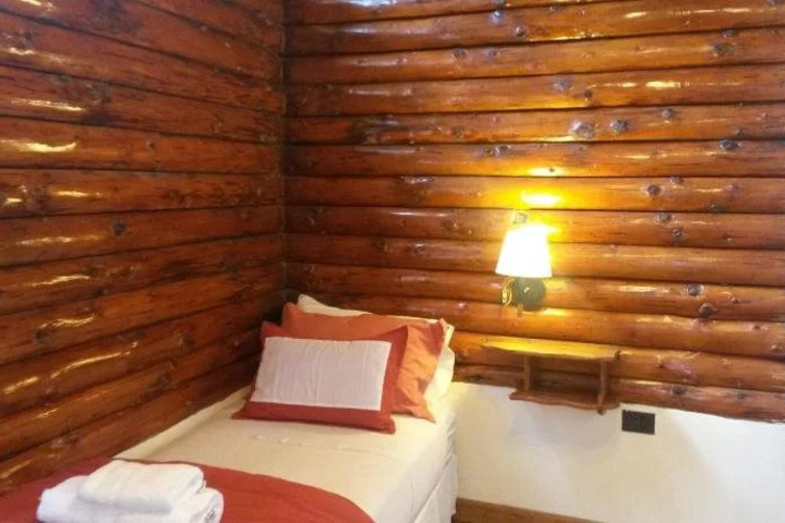 Room 2 of 17