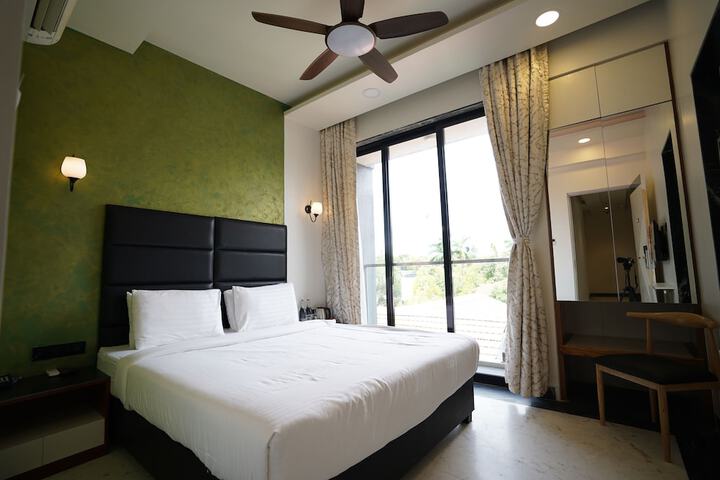 Room 5 of 53