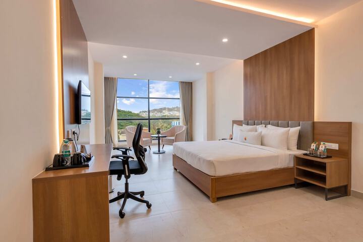 Room 7 of 18
