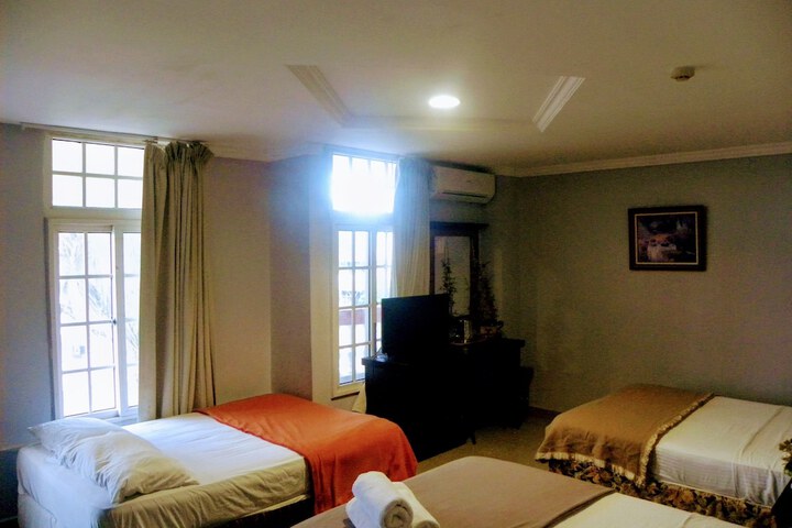 Room 8 of 30