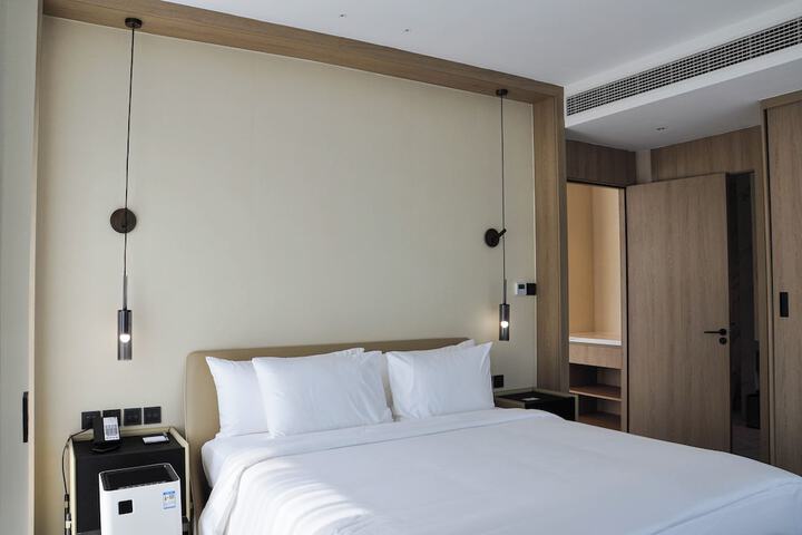 Room 13 of 133