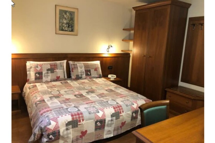 Room 14 of 38
