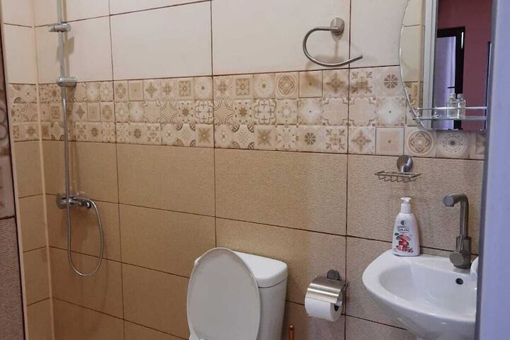 Room 12 of 18