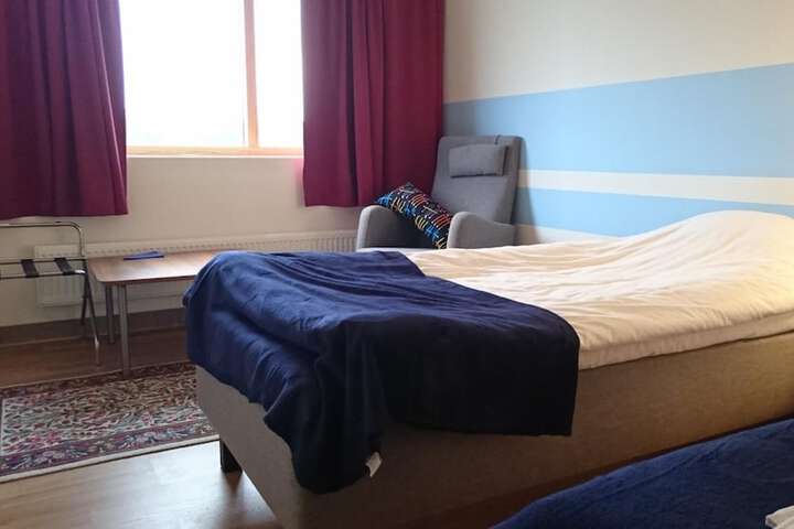 Room 12 of 37