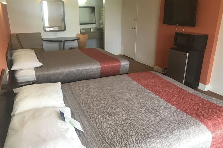 Room 13 of 49