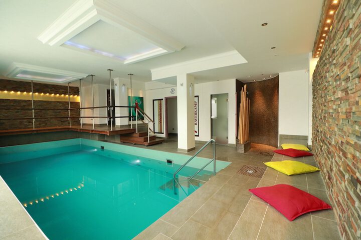 Pool 53 of 93