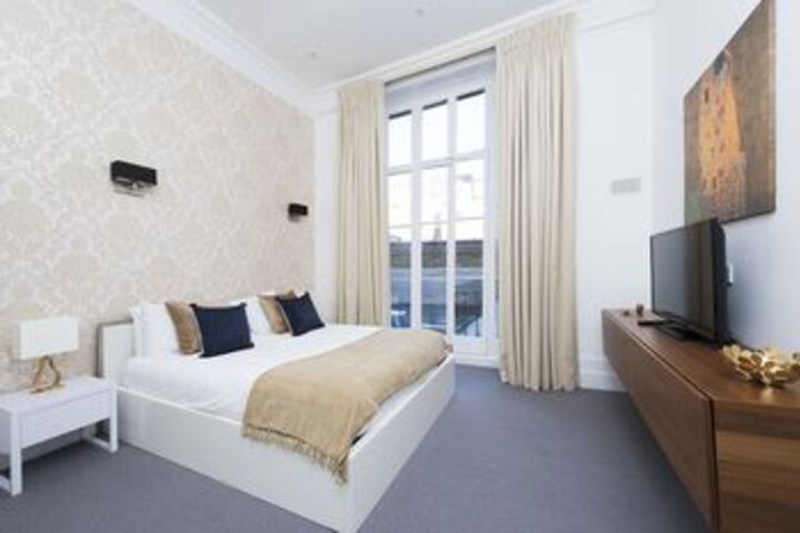 Room 9 of 20