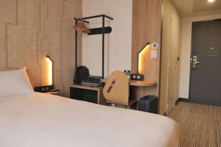 Room 7 of 51