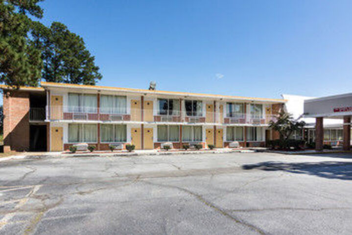 Hotel 8 of 25