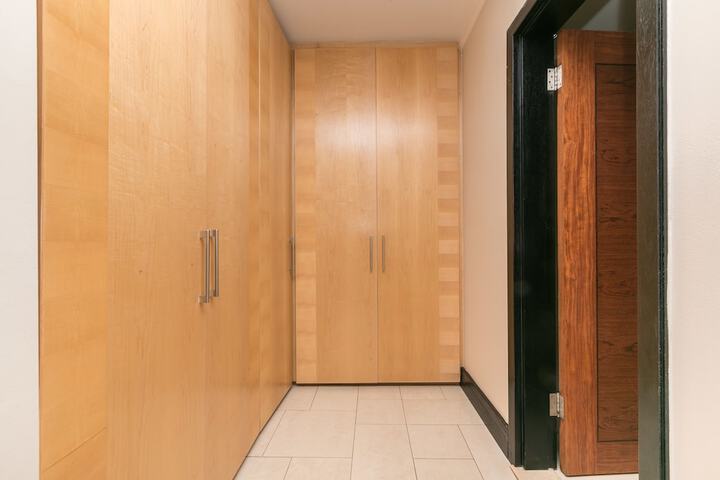 Room 7 of 27