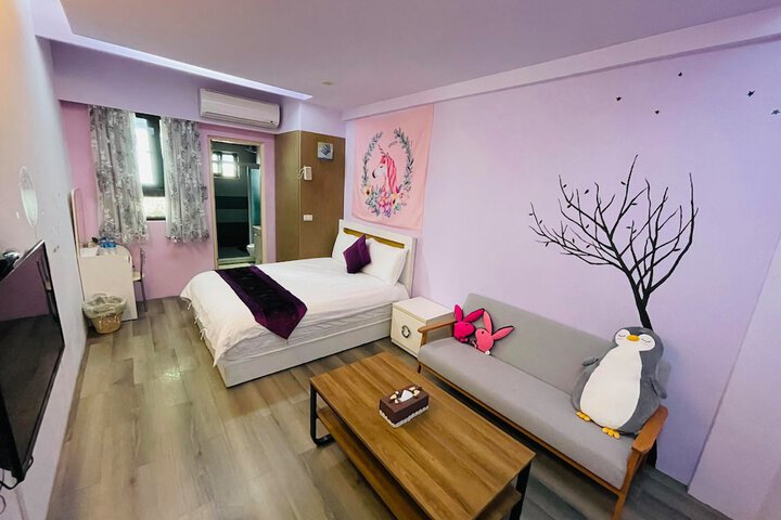 Room 16 of 38