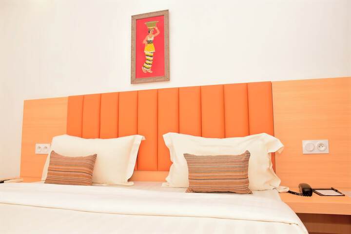 Room 53 of 74