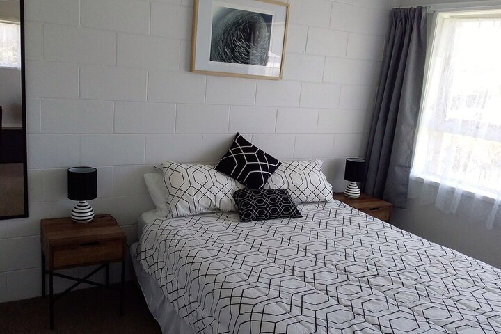 Room 3 of 27