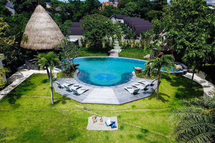 Pool Hotel