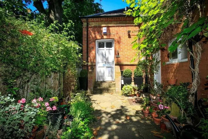 Unique 2 Bedroom converted Artists Studio