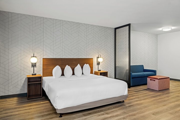 Room 12 of 44