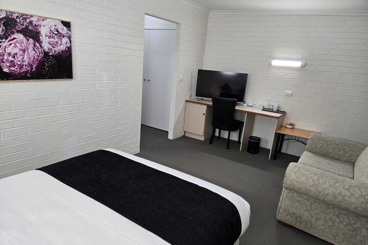 Room 7 of 30