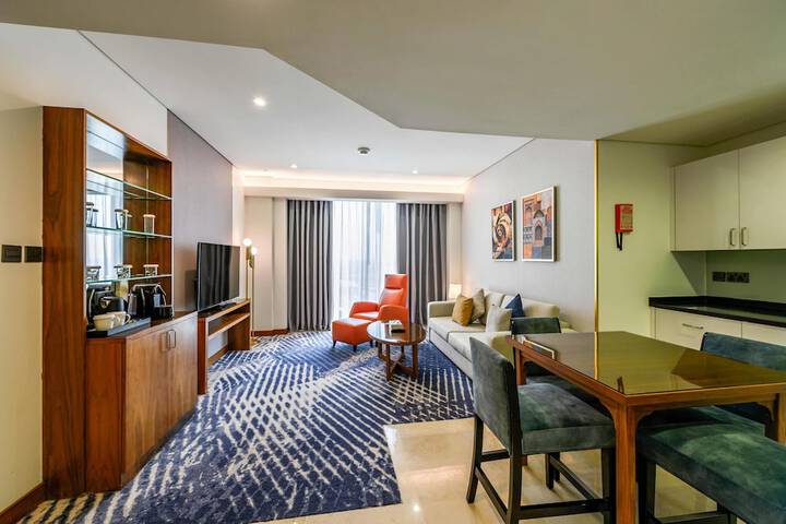 Room 51 of 106