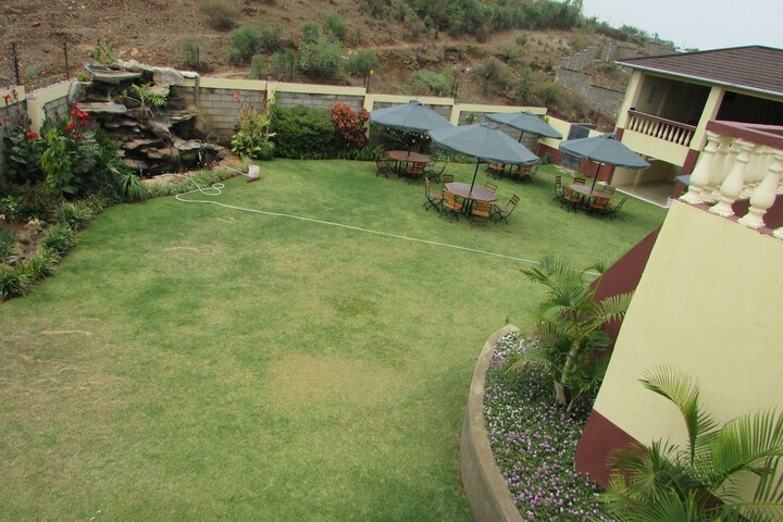 Property Grounds 24 of 29