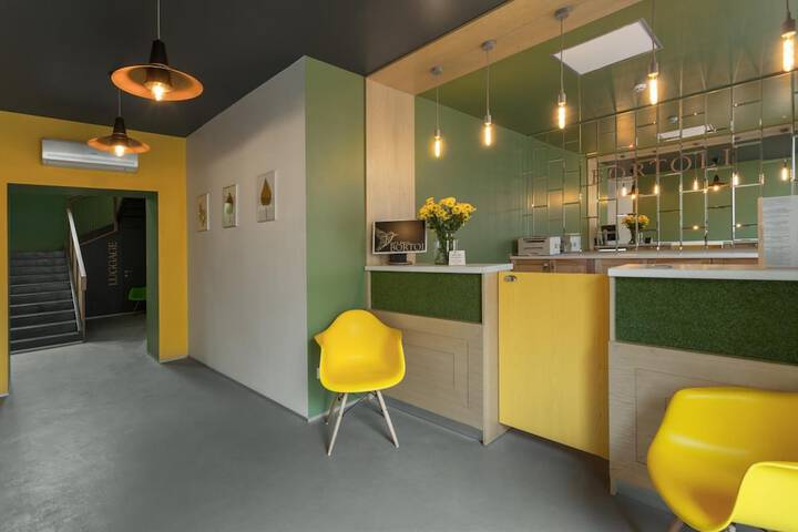 Entrance & Lobby