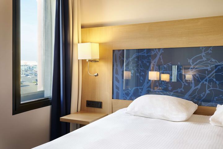 Room 15 of 116