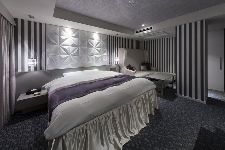 Room 28 of 73