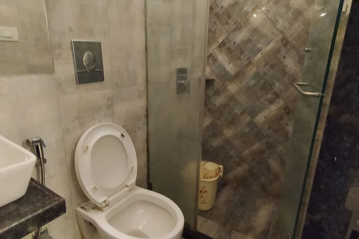 Room 17 of 24