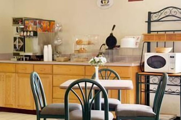 Breakfast/Coffee Service 29 of 31