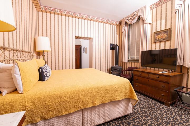 Room 6 of 39