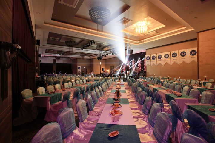Ballroom/Hall 56 of 67