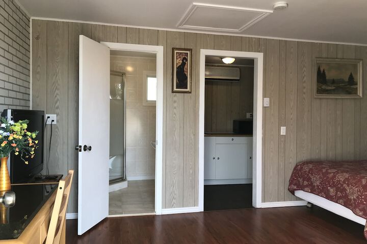 Room 8 of 35