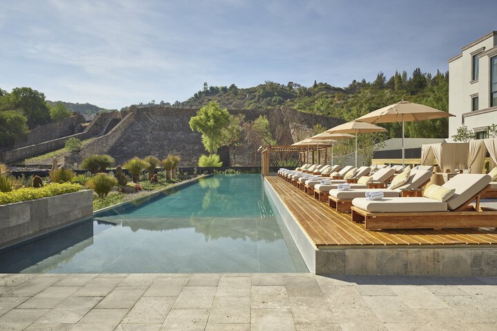 Pool 135 of 283
