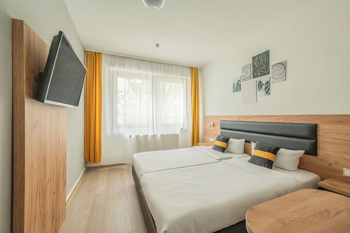 Room 8 of 24