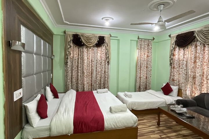 Room 12 of 38